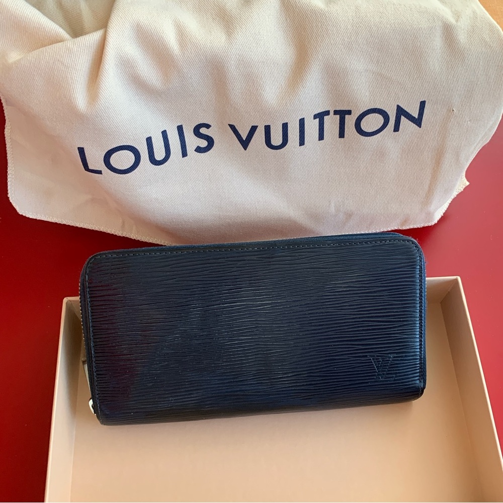 Louis Vuitton Navy Epi Leather Zip-Around Wallet Full Inclusion EUC